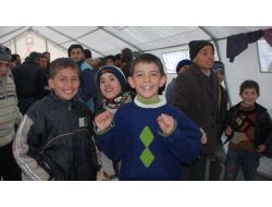 Kimse Yok Mu Nizip'te Suriyeli Sığınmacılara Yardım Dağıttı