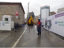 Taksim Meydanı'nın Tarlabaşı Çıkışı Kapatıldı