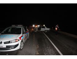 İki Otomobil Kavşakta Çarpıştı: 2'si Ağır 5 Yaralı