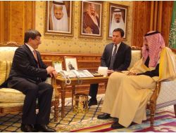 Ahmet Davutoğlu Suudi Arabistan'da