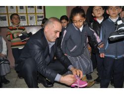 Coşkun Koleji'nden Ardahanlı Öğrencilere Hediye Ayakkabı