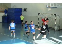 Van Gençlik Bayan Hentbol Takımı, Ankara Gaye Gençlik'i 22-20 Mağlup Etti