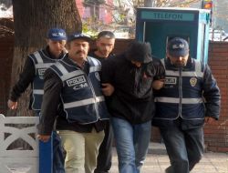 Göçmen Kaçakçılığı Yaptıkları İddiasıyla İzmir'de 7 Kişi Gözaltına Alındı
