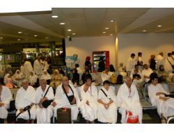 Yarıyıl Tatilinde Umreye Gidenlere Gece Dörtte Uğurlama Töreni