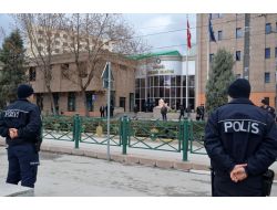 Gözaltına Alınan Belediye Çalışanlarının İfadelerini Alma İşlemi Sürüyor (2)