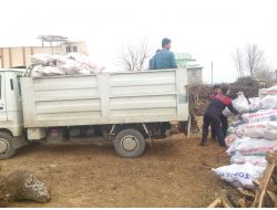 Suriyeli Ailelere Yardımlar Sürüyor‏..