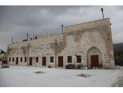 Bayezıd-i Bestami Türbesi'ndeki Restorasyon Çalışması Sürüyor