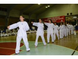 Denizli Belediyesi'nin Kursuna Katılan Tekvandocular Kuşak Değiştirdi