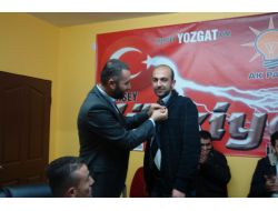Yozgat’ta Has Partili Gençlere Ak Parti Rozeti Takıldı