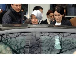 Hayrünnisa Gül, Hastanedeki Babasının Yanında 5 Saat Kaldı