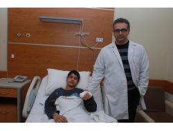 Hatay'da Bir Çocuğun Kopan Parmağı Yerine Dikildi