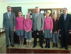 Bilim Temelleri Yarışması'nda Derece Yapan Öğrenciler Ödüllendirildi