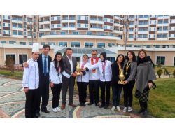 Afyonkarahisarlı Aşçılar 2 Altın Kep Kazandı