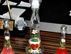 Cam Şişe İçinde Minyatür Canlı Gül