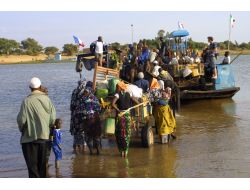 Kimse Yok Mu, Mali Göçmenlerinin Yanında