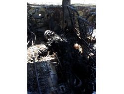 Mali'de Sahra Çölünde Vurulan İsyancılarının Araç Konvoyu (Özel)