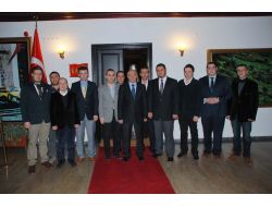 Vali Özçimen: Globalleşen Dünyada Gençlere Çok Önemli Görevler Düşüyor