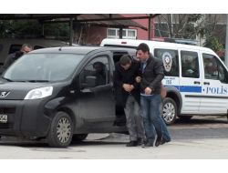 Emekliyi Dolandırdıkları İleri Sürülen Baba İle Oğlu Yakalandı