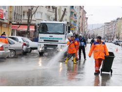 Malatya Belediyes Kirlenen Caddeleri Yıkıyor