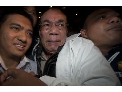 ENDONEZYA'DA SİYASİ DEPREM