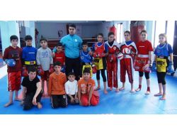 Bitlisli Sporcular Muay Thai Bölge Şampiyonasından 24 Birincilikle Döndüler