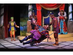 Antalya Devlet Tiyatrosu Perdesi Çocuklar İçin Açıldı