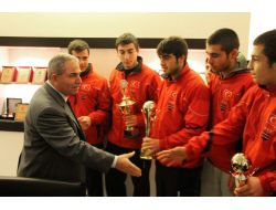 İlkadım Belediyesi'nden Genç Futbolculara Destek Sözü