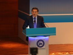 Kazakistan’da Eğitimde Üçüncü Dil Mecburiyeti