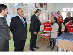 İdil’de İhtiyaç Sahibi Öğrencilere Giyim Yardımı Yapıldı