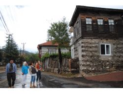 Geçen Yıl 550 Turist Tarihi Ormana Evlerinde Konakladı