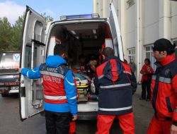 Kaybolan Amatör Dağcı Kar Mağarası Yaparak Hayata Tutundu