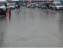 CİZRE’DE SAĞANAK YAĞIŞ ETKİLİ OLDU