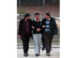 Annesini Döven Dayısını Öldürdü