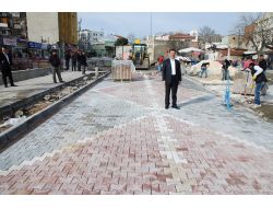 Gemlik'te Şehir Meydanı Yenileniyor