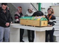 Zehirlenen Babaanne İle Torunu Gözyaşlarıyla Uğurlandı