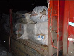 Saman Balyaları Arasından Gümrük Kaçağı Sigara Çıktı