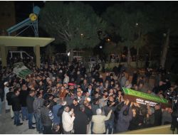 Menderes Nehri'nde Boğulan Anne Baba İle Çocukları Toprağa Verildi