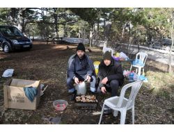 Yozgat’ta Vatandaşlar Güneşli Havanın Tadını Piknik Yaparak Çıkardı