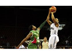 Pınar Karşıyaka Galibiyet Serisini İstanbul’da Sürdürdü