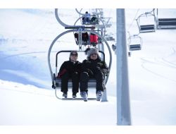 Vanlılar Hafta Sonlarını Kayak Merkezlerinde Geçiriyor