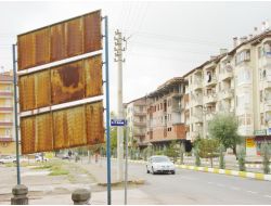 Şehirde Görsel Kirliliğe Neden Olan Levhalar Ortadan Kaldırılıyor