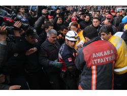 Toprak Altında Kalan İşçi 3 Saatte Kurtarılabildi ( 2 )