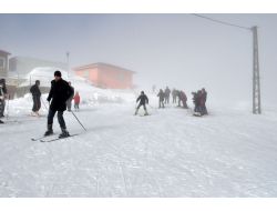 İhtiyaç Sahibi Başarılı Öğrenciler, Kayak Eğitimi İle Ödüllendirildi