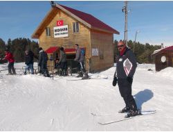 Öğrenciler, Yarıyıl Tatilini Kayarak Geçiriyor