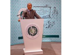 Eğitimciler, Öğretmenlikte Mesleki İtibar Kaybını Sempozyumda Tartıştı