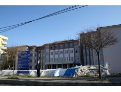 Okul Binası İçin Kabirler Taşındı