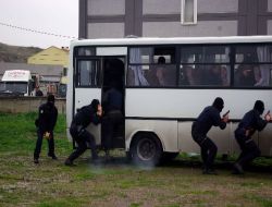 Balıkesir Polisinin Rehine Kurtarma Tatbikatı Gerçeğini Aratmadı