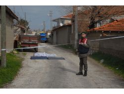 Önce Eşini Yaraladı, Sonra Kendini Vurdu