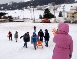 Çocuk Merkezi Üyeleri, Uludağ'da Kar Keyfi Yaptı