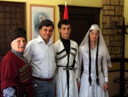 Muz Festivaline Katılan Yabancı Konuklar Anamur Belediye Başkanı Türe'yi Ziyaret Etti